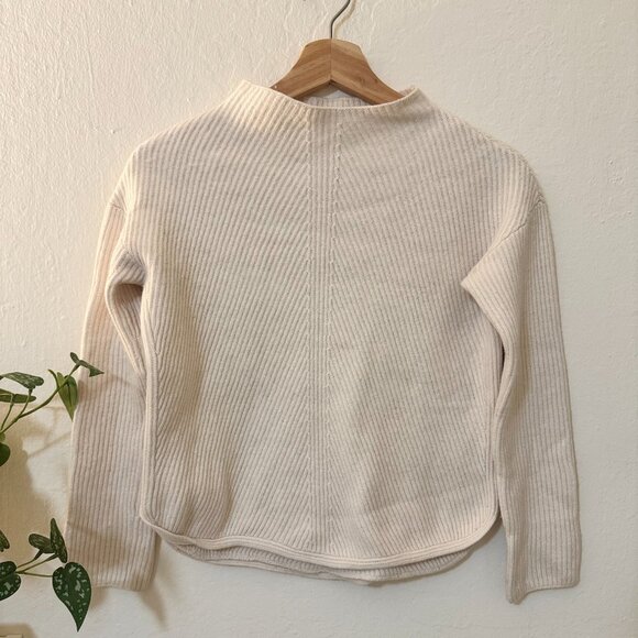 Aritzia Sweaters - ✨ Aritzia Ribbed Mock Neck Sweater ✨